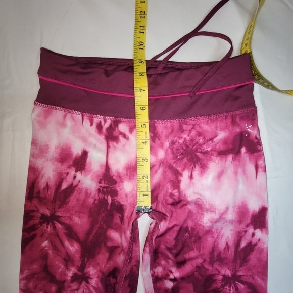 Danskin Now Cranberry Tie-dye Capri Leggings Women's Size XS - Picture 8 of 11